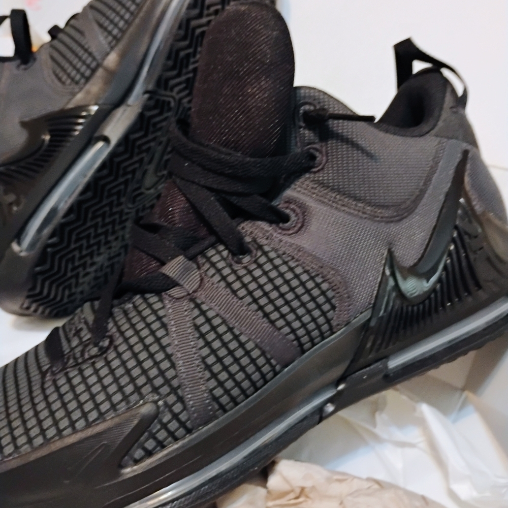 🔥Hot🔥 New Nike LeBron Witness 7 Black Diamond Classic 13 - Picture 7 of 8